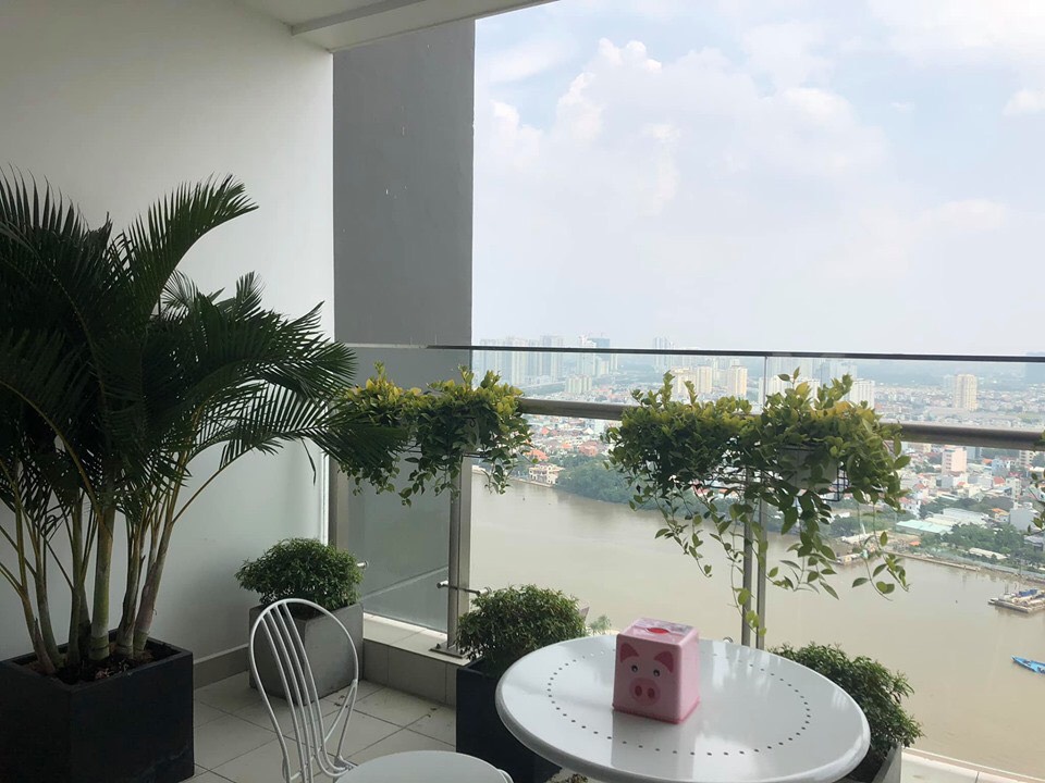 Cho thuê căn 4PN tòa Park 3 Vinhomes Central Park. Giá 2800$/tháng. Lh: 0789625847